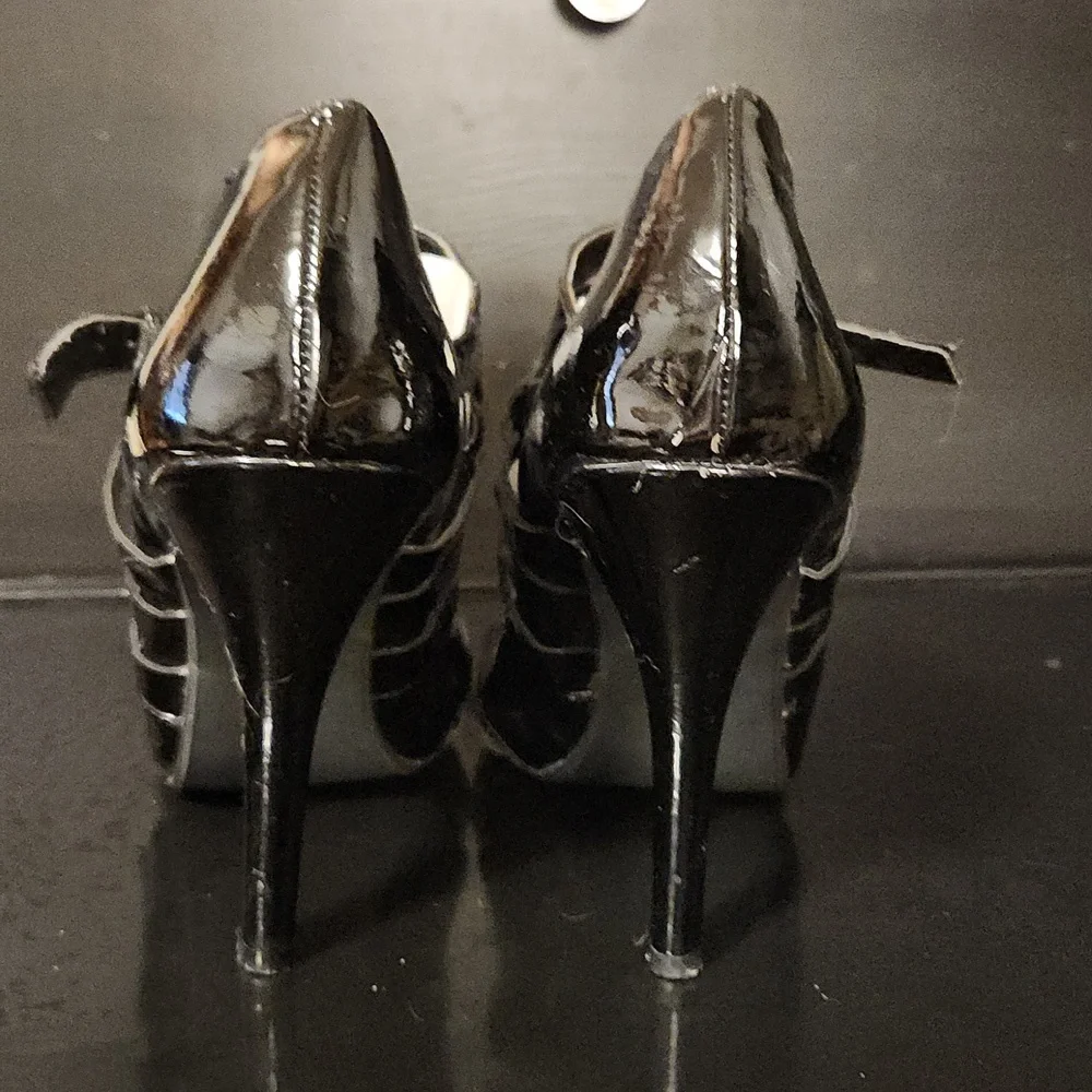 Steve Madden Black Patent Heels